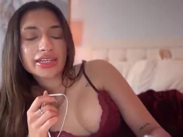 sareandrob – webcam model profile photo Image 10