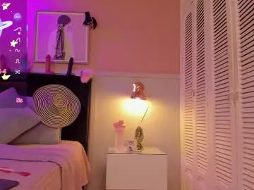 adeelinee chat room preview Image 19