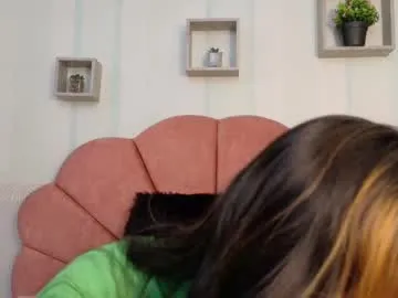 elora_charming chat room preview Image 5