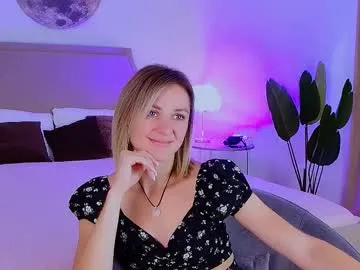 thecrystalcream chat room preview Image 3