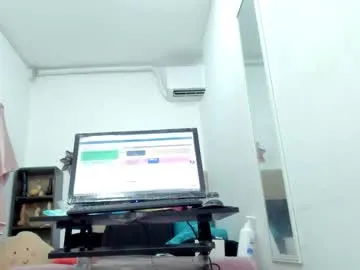 juliette_garden – webcam model profile photo Image 3