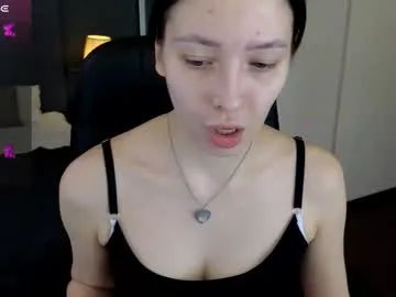 demi_loran Image 2