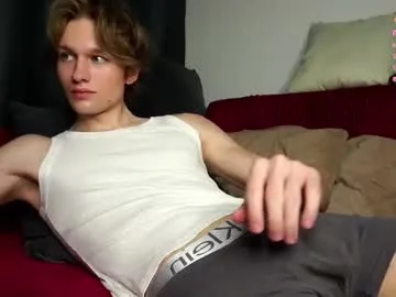 little_effy18_ chat room preview Image 2