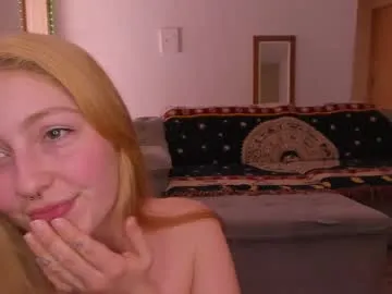 little_effy18_ chat room preview Image 9