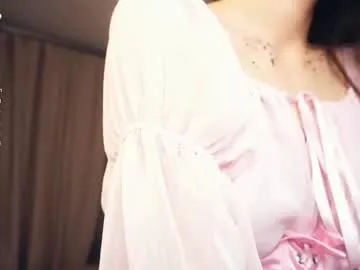 krisi_kiss – webcam model profile photo Image 18