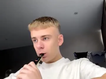 troy_bigtitan – webcam model profile photo Image 13