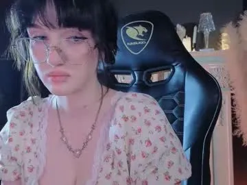 sherylov – webcam model profile photo Image 4