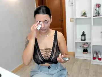 emma_white_01 – webcam model profile photo Image 16