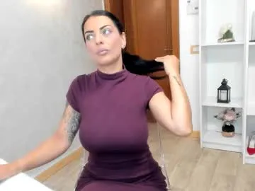 emma_white_01 – webcam model profile photo Image 17