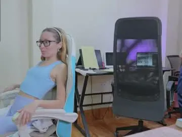 Jessy_Belle chat room preview Image 11