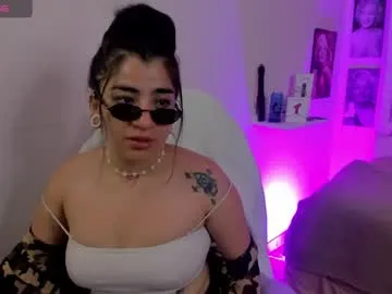 thecrystalcream chat room preview Image 4