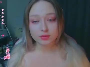 adeelinee chat room preview Image 4