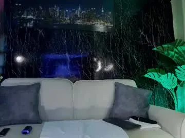 little_effy18_ chat room preview Image 4