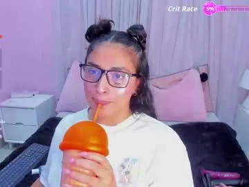 little_effy18_ chat room preview Image 16