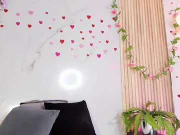 uwuxo – webcam model profile photo Image 16