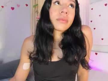 uwuxo – webcam model profile photo Image 5