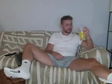 little_effy18_ chat room preview Image 3