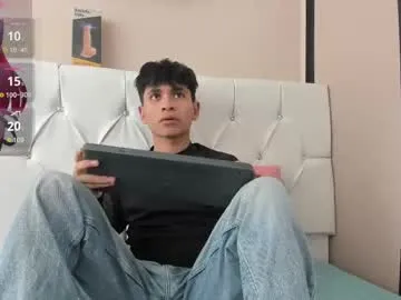 gina_akemi – webcam model profile photo Image 17