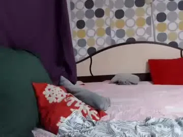 sareandrob – webcam model profile photo Image 13