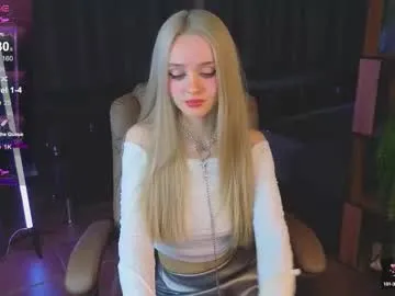 hornybarelylegalgirl – webcam model profile photo Image 11