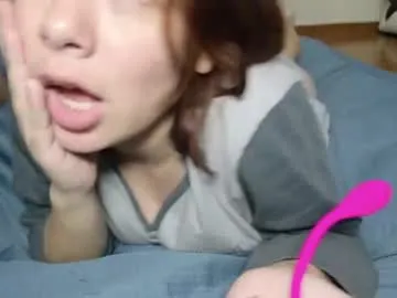 little_effy18_ chat room preview Image 10