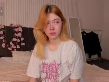 krisi_kiss – webcam model profile photo Image 2