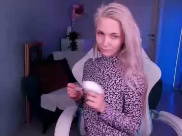 queeneliaa_ – webcam model profile photo Image 15