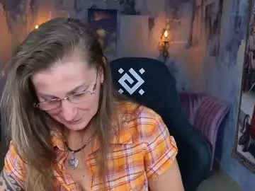 helenn_garciaa – webcam model profile photo Image 10