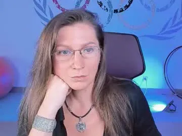 helenn_garciaa – webcam model profile photo Image 3