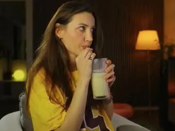 little_effy18_ chat room preview Image 13