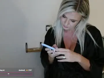 little_effy18_ chat room preview Image 3