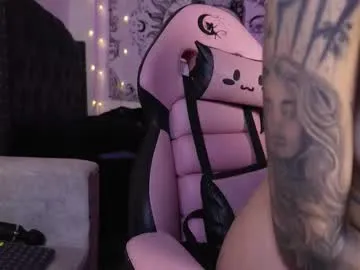 christianlevine_ chat room preview Image 13