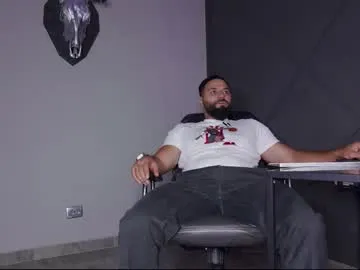 sareandrob – webcam model profile photo Image 16