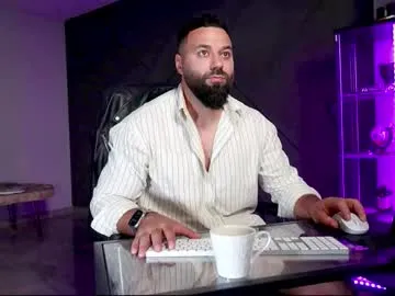 sareandrob – webcam model profile photo Image 8