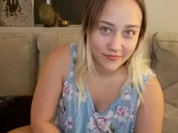 deaneryss – webcam model profile photo Image 6