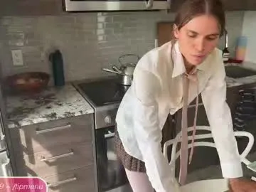 little_effy18_ chat room preview Image 12