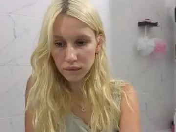 little_effy18_ chat room preview Image 19