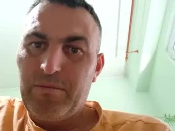 sareandrob – webcam model profile photo Image 10