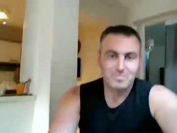 sareandrob – webcam model profile photo Image 16