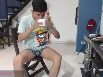 little_effy18_ chat room preview Image 11