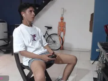 little_effy18_ chat room preview Image 8