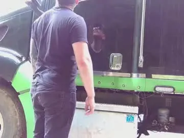 uwuxo – webcam model profile photo Image 10