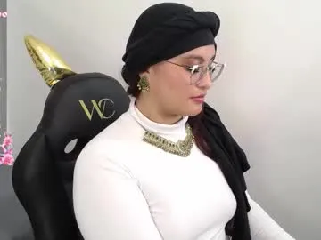 heluejamil chat room preview