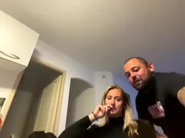 little_effy18_ chat room preview Image 2