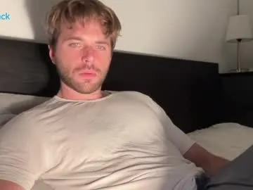 little_effy18_ chat room preview Image 4