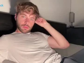 little_effy18_ chat room preview Image 8