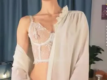 elora_charming chat room preview Image 2