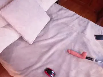 BombshellChasity chat room preview Image 6