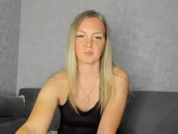 little_effy18_ chat room preview Image 8