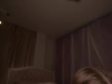 uwuxo – webcam model profile photo Image 11